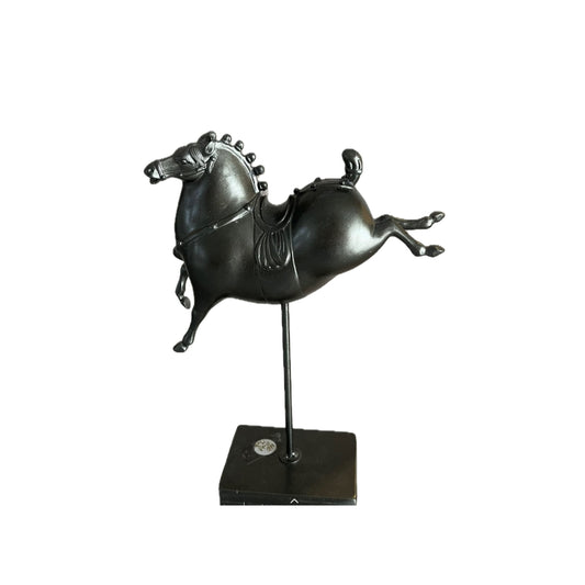 SCULPTURE HORSE